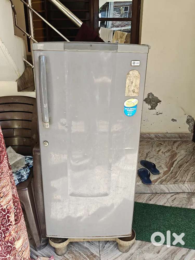 LG Refrigerator 185 litters running condition