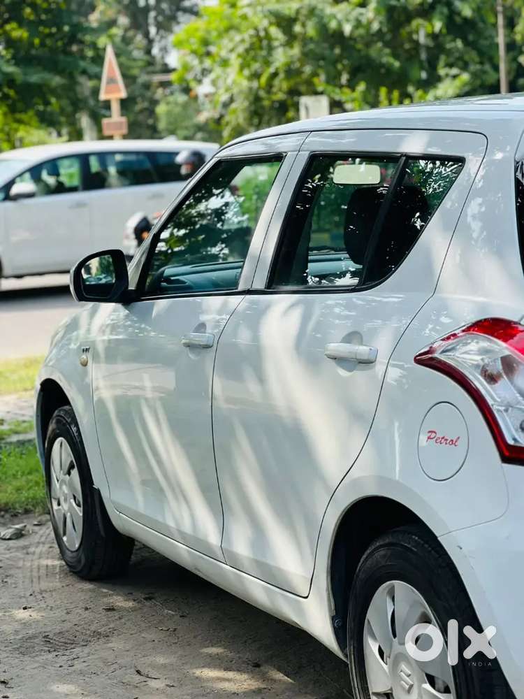 Maruti Suzuki Swift Lxi 2015