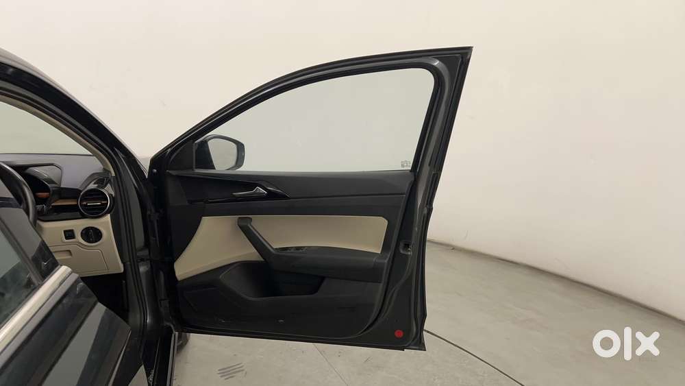 Skoda Slavia Style 1.0l Tsi At, 2022, Petrol