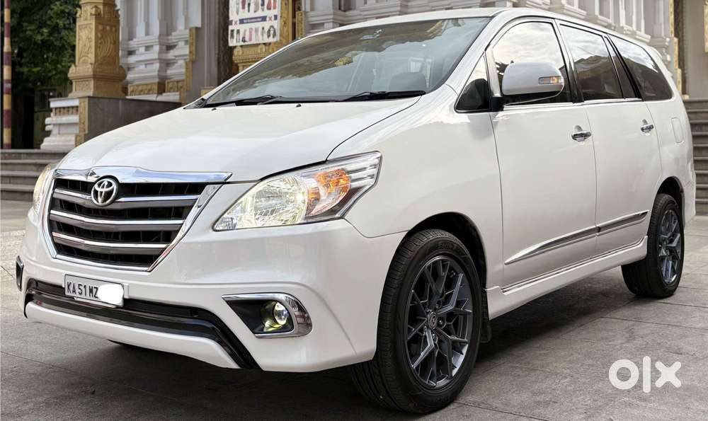 Toyota Innova 2.5 Gx (diesel) 8 Seater Bs Iv, 2015, Diesel