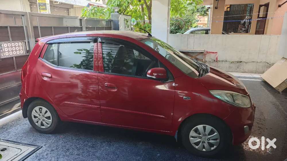 Hyundai I10 Sportz At (automatic) – Well Maintained  65,000 Km