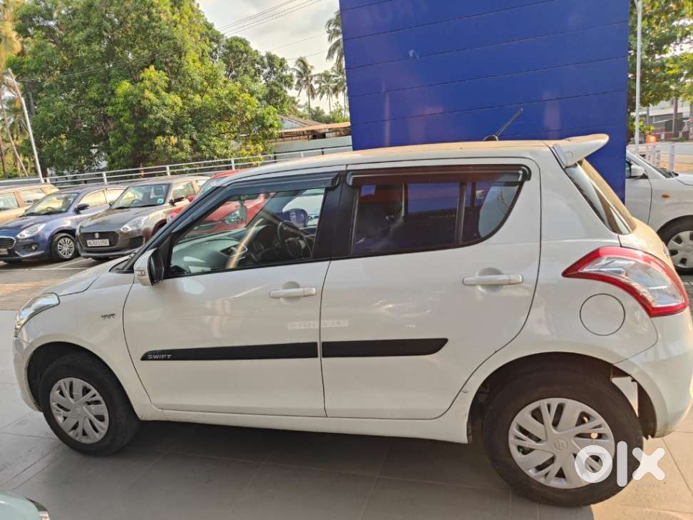 Maruti Suzuki Swift 1.2 Vxi (o), 2016