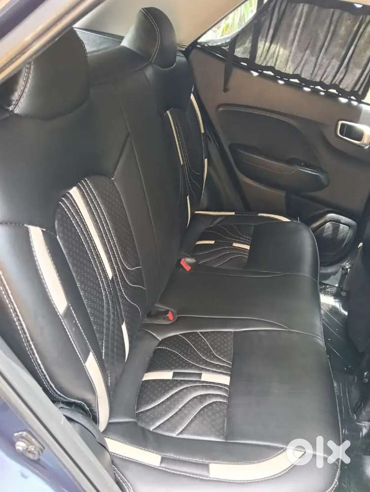 Hyundai Venue 2022 Petrol 68000 Km Driven