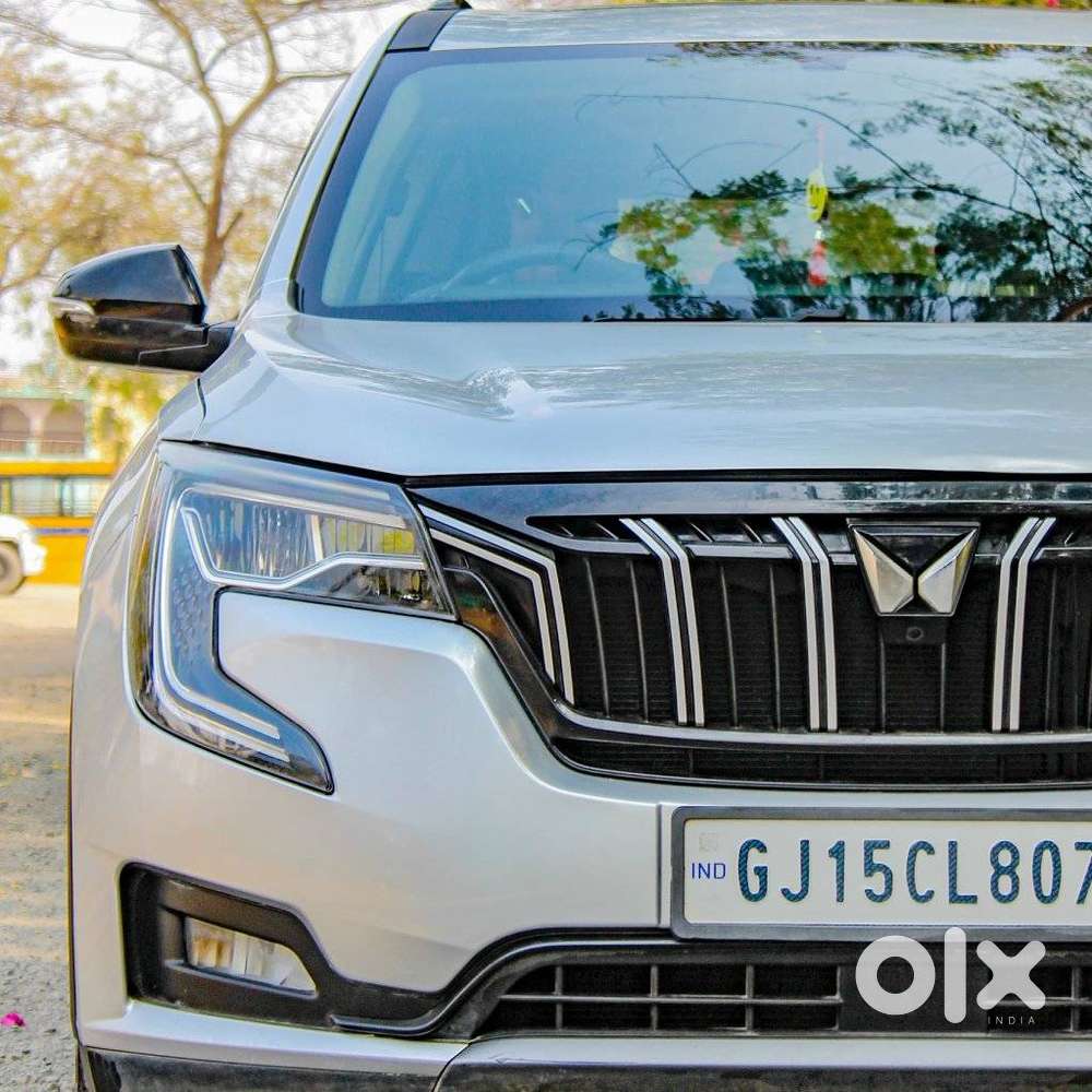 Mahindra Xuv700 Ax 5 Petrol Mt Str (e), 2022, Petrol