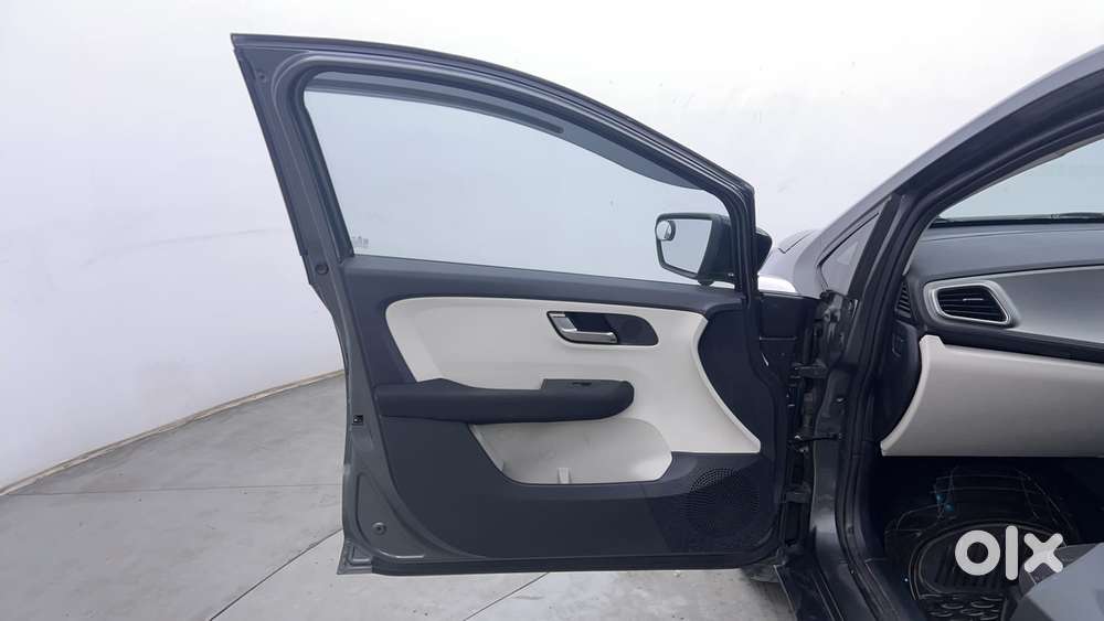 Tata Altroz 1.2 Xz I-turbo, 2022, Petrol