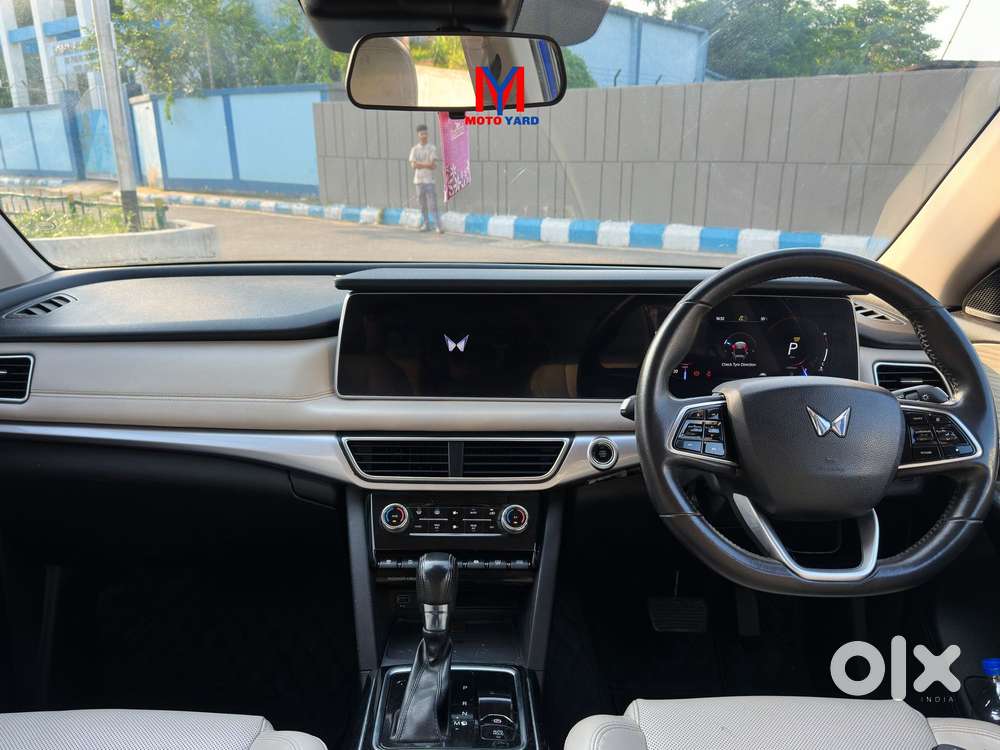 Mahindra Xuv700 2.2 Ax 7 Diesel At Luxury Pack Str, 2023, Diesel