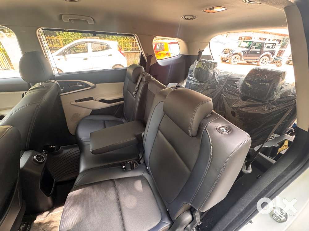 Kia Carens Cng  Company-fitted Cng  2026 Model
