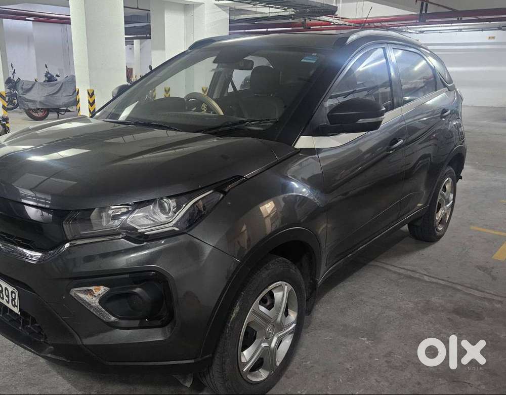 Single Handed Nexon Xm S With Sunroof