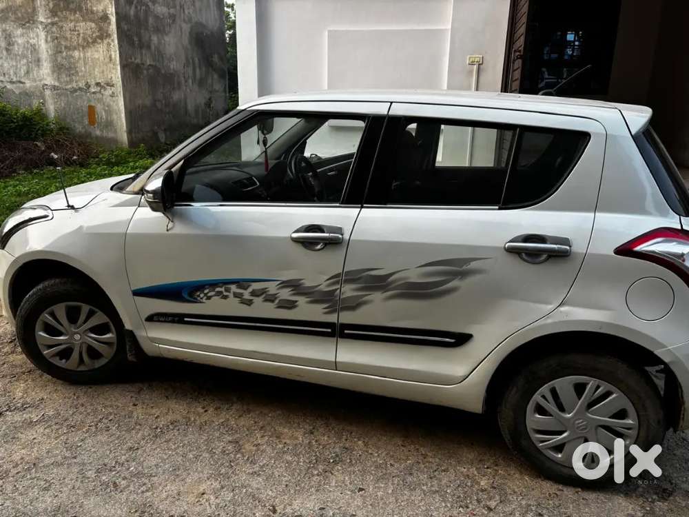 Maruti Suzuki Swift 2017 Petrol 88000 Km Driven