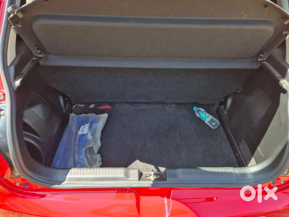 Maruti Suzuki Swift 2023 Petrol 49500 Km Driven