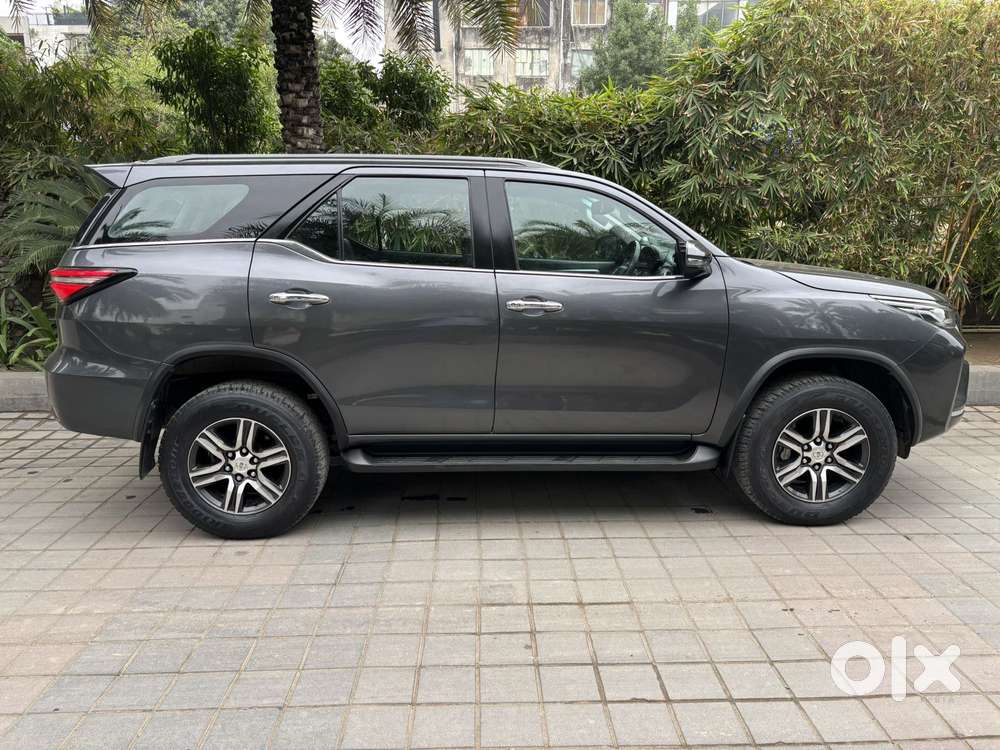 Toyota Fortuner 4x2 At 2.7 Petrol, 2022, Petrol