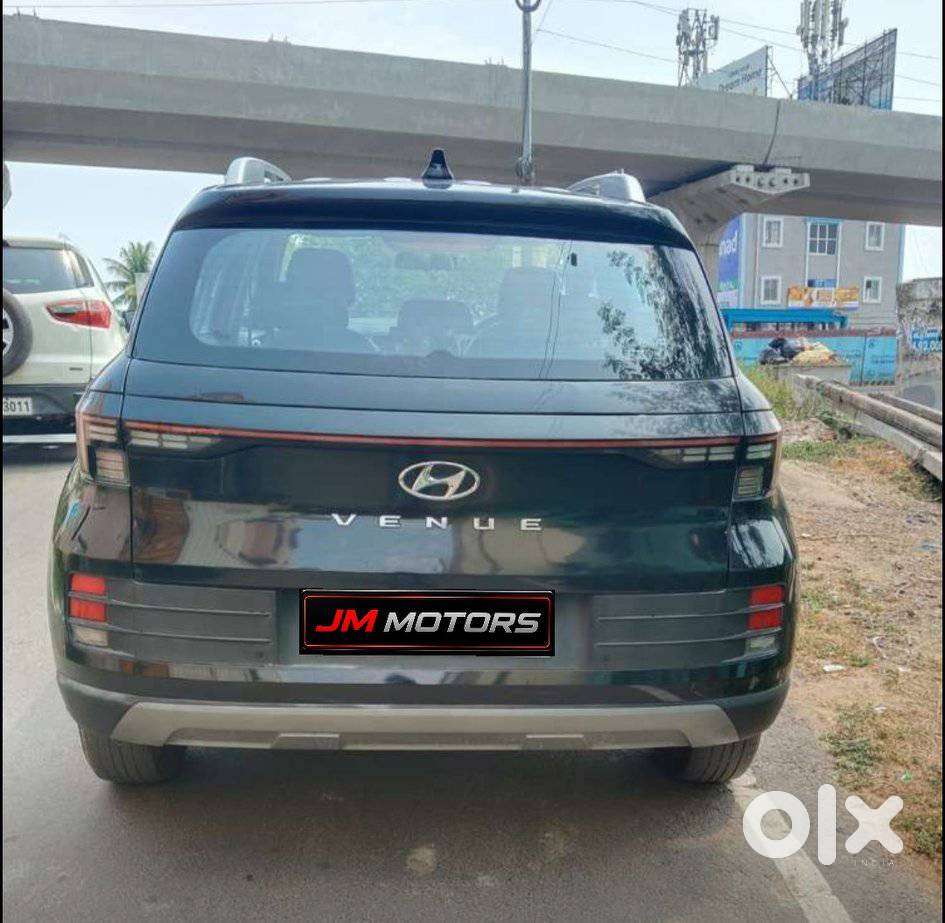 Hyundai Venue 1.2 S (o), 2024, Petrol