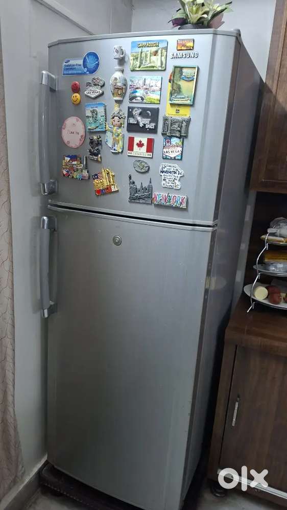 Samsung Fridge 285lit