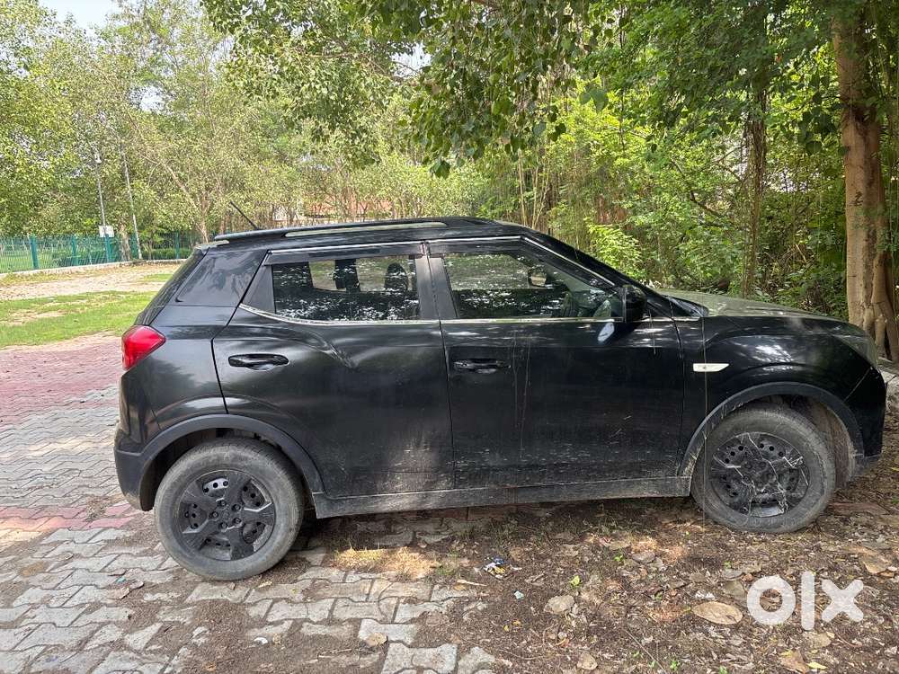Mahindra Xuv300 Turbosport 2023 Petrol Well Maintained
