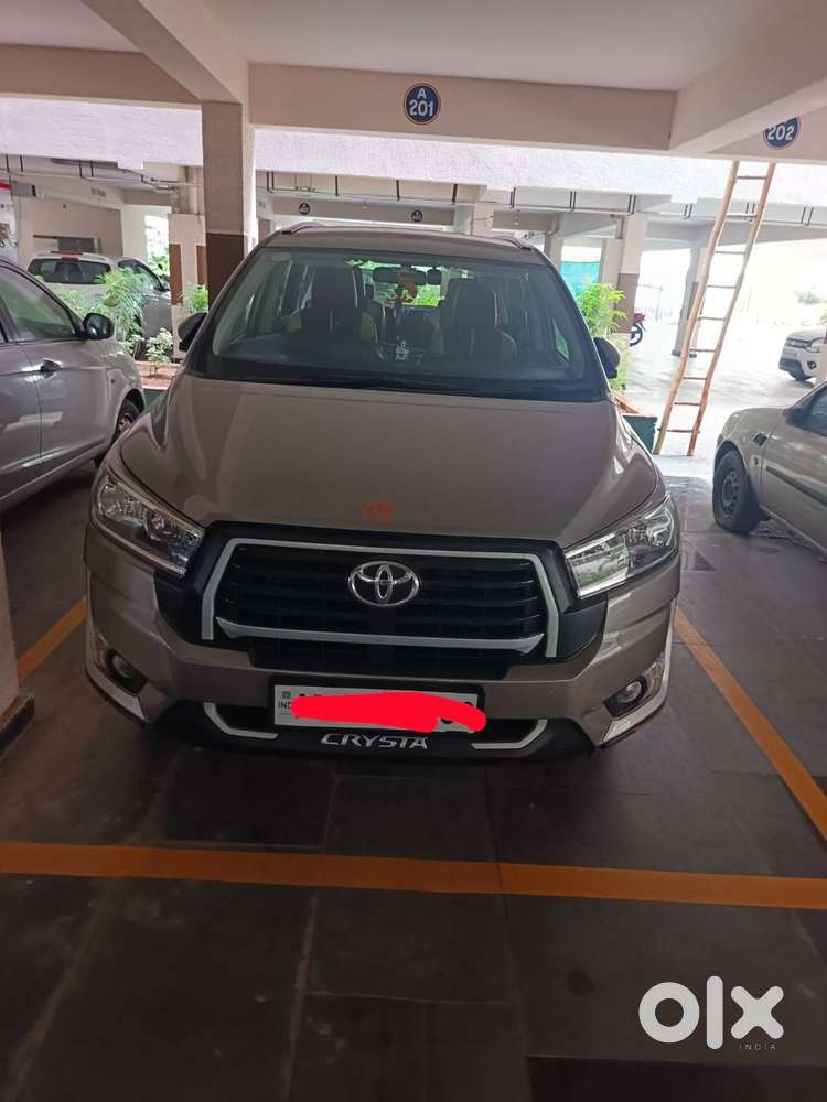 Tayota Innova Crysta Gx Plus Varient 2025-10