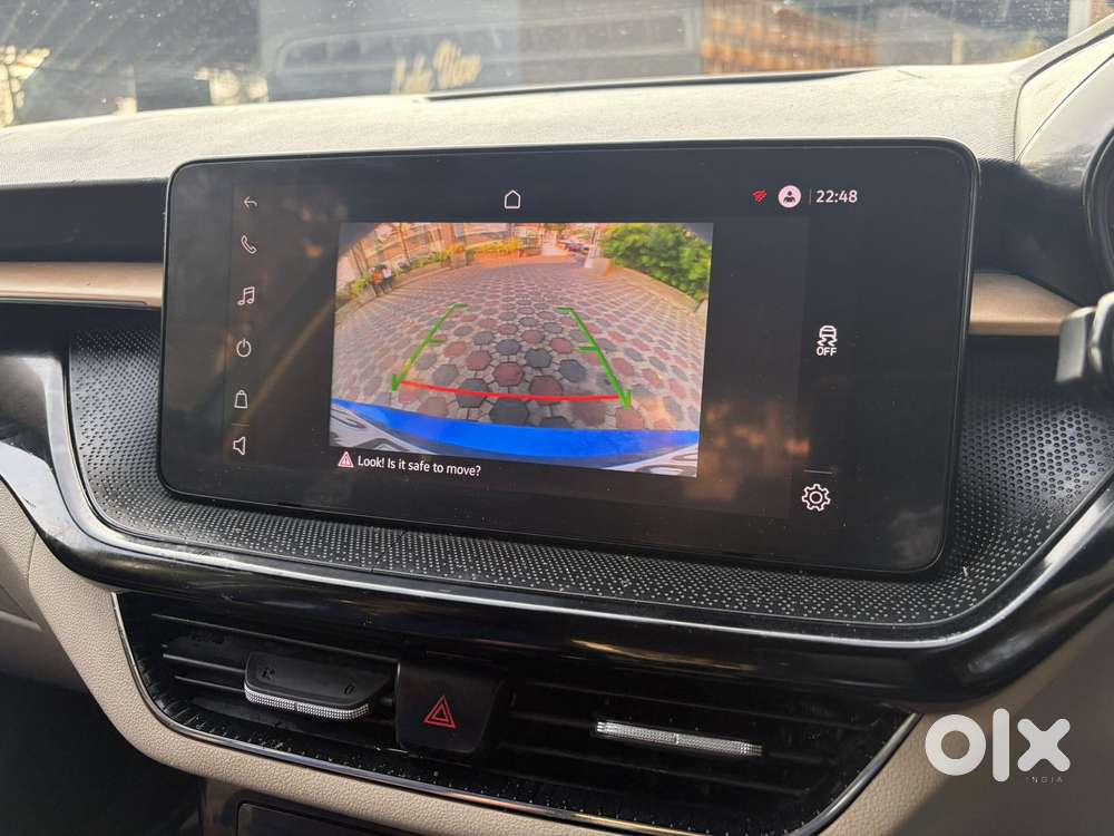 Skoda Slavia Style 1.0l Tsi Mt, 2023, Petrol