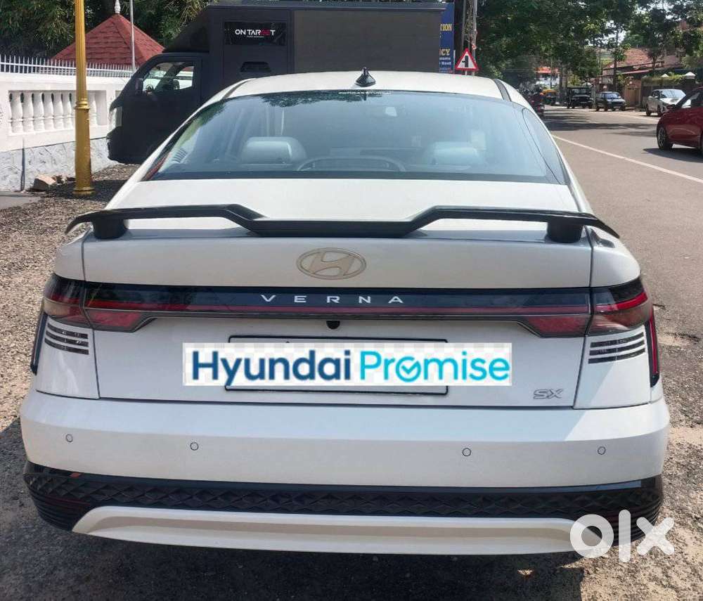 Hyundai Verna Sx (o) 1.5 Vtvt Ivt [2023 - 2026], 2025, Petrol