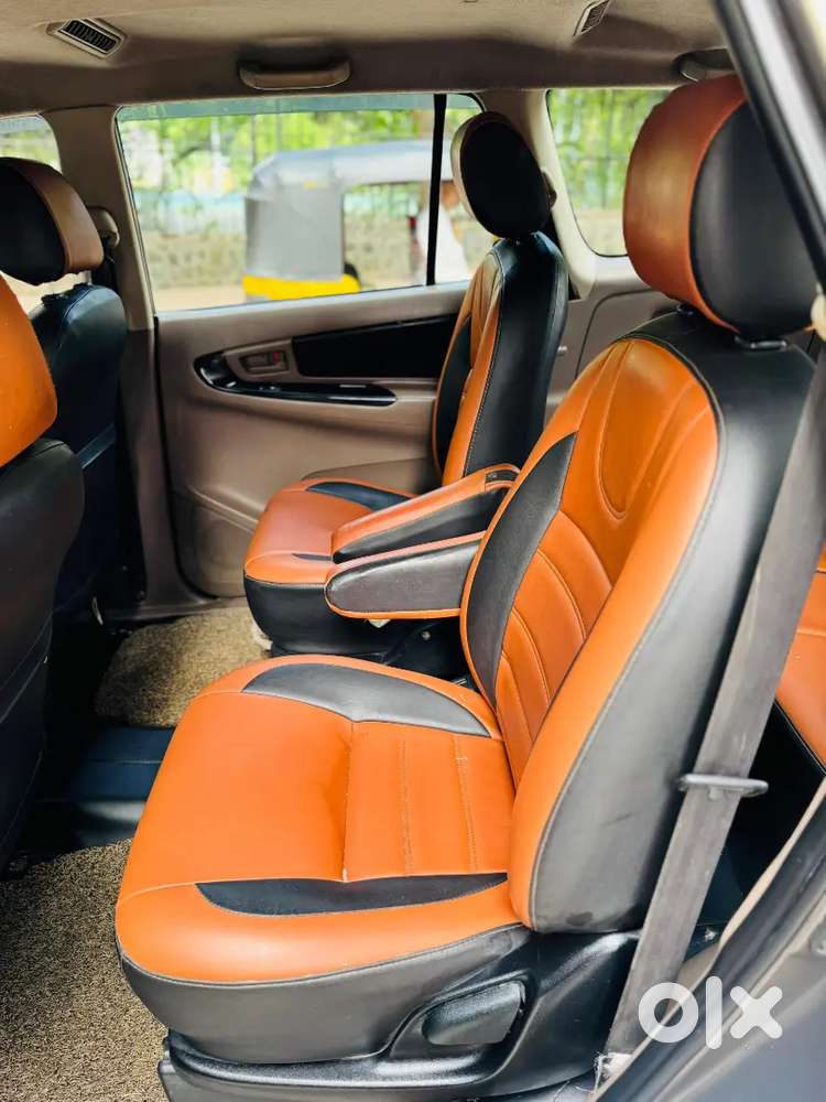 2015- Toyota Innova 2.5 G