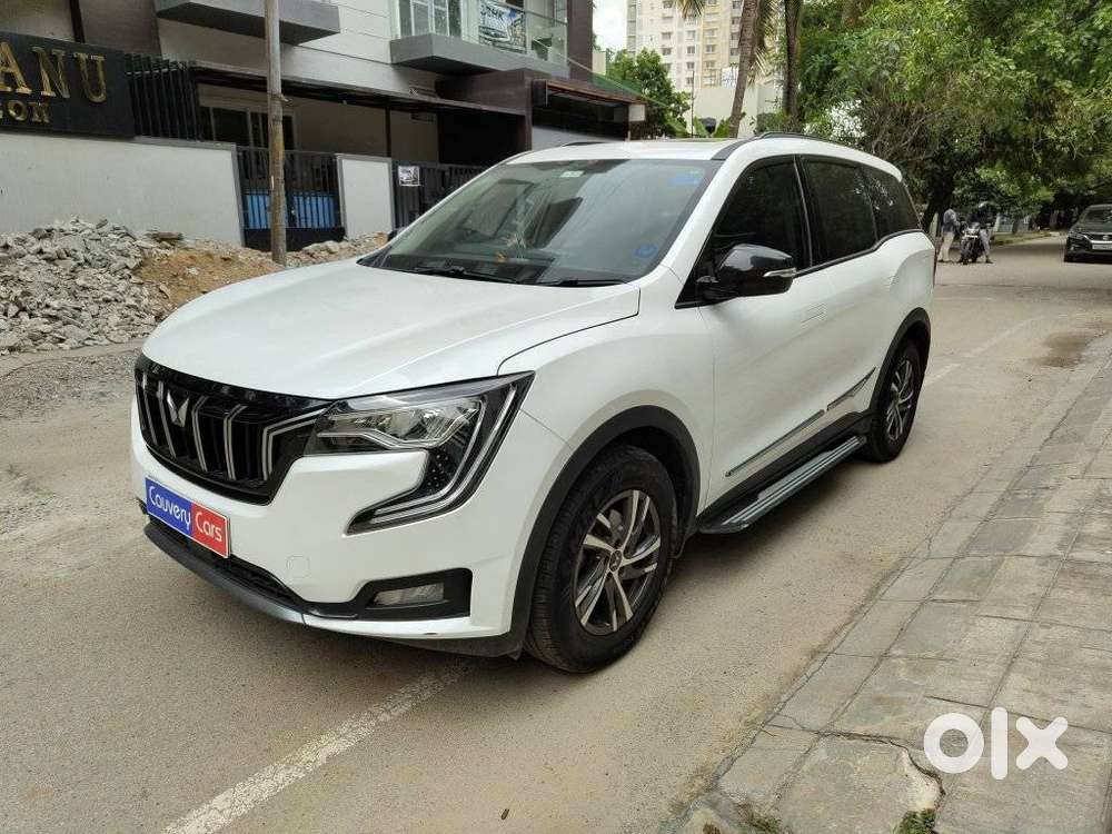 Mahindra Xuv700 2.0 Ax 5 Petrol Mt 7 Str, 2023, Petrol
