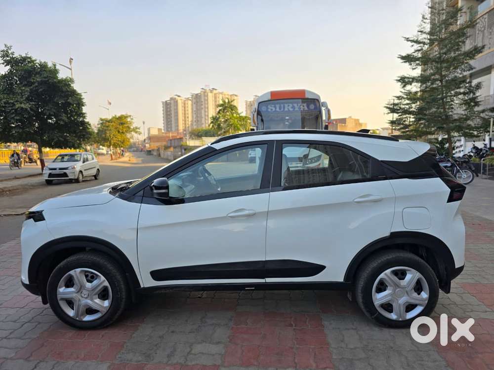 Tata Nexon Fearless Pr S 1.2 Revotron Petrol 6 Mt Dt, 2024, Cng & Hy..