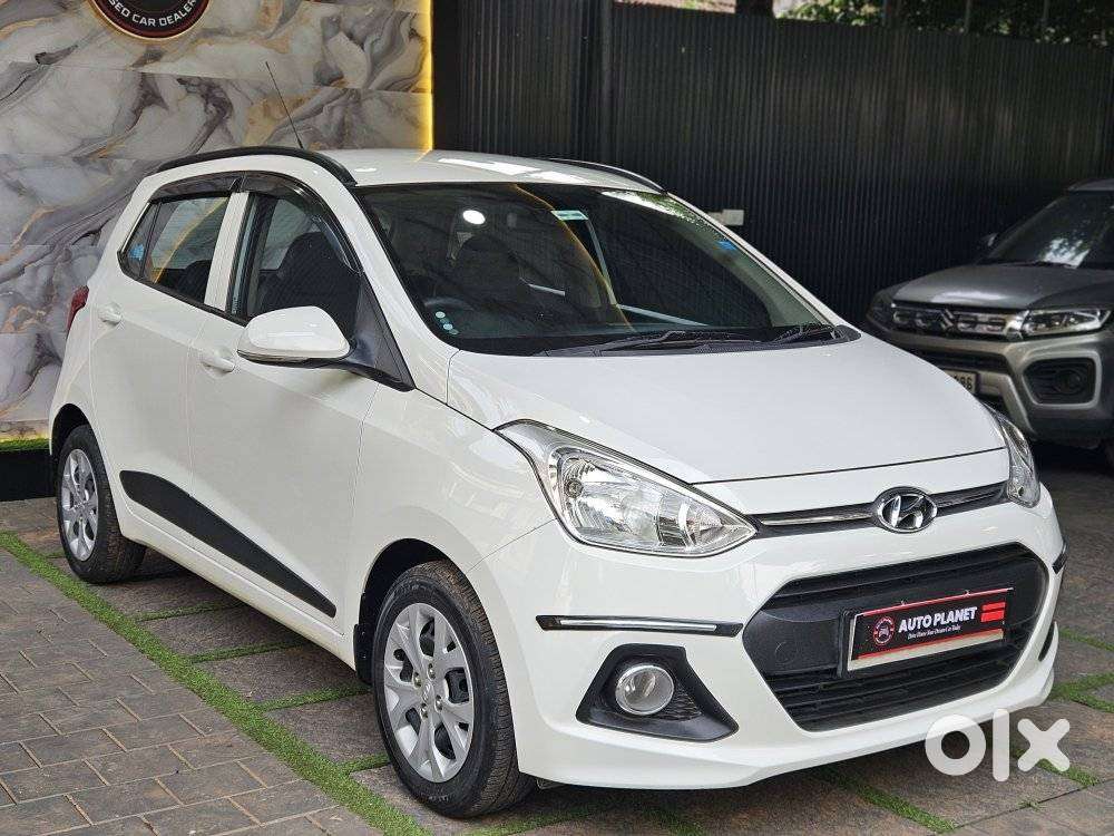 Hyundai Grand I10 Sportz, 2016, Petrol