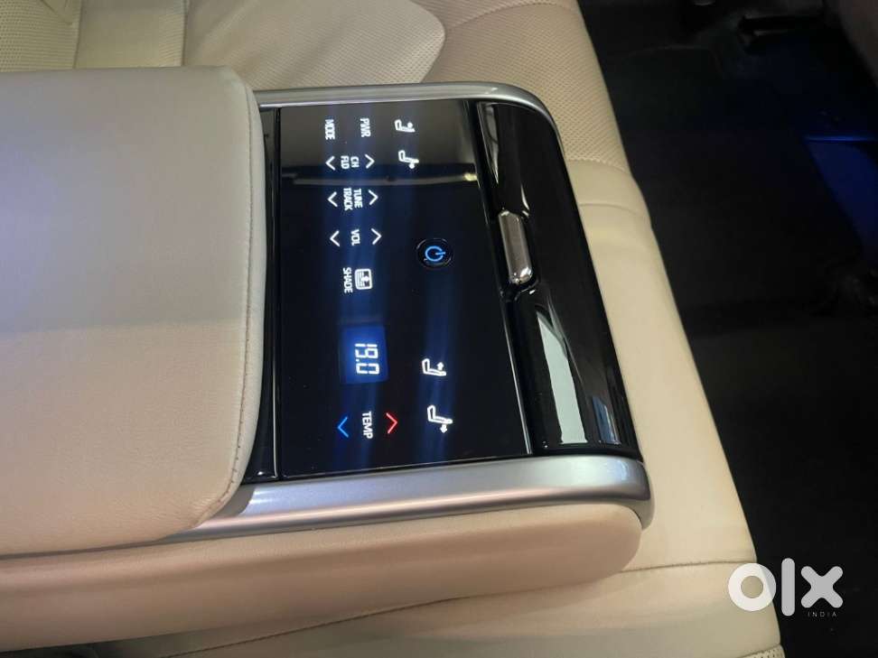 Toyota Camry Hybrid, 2019, Petrol