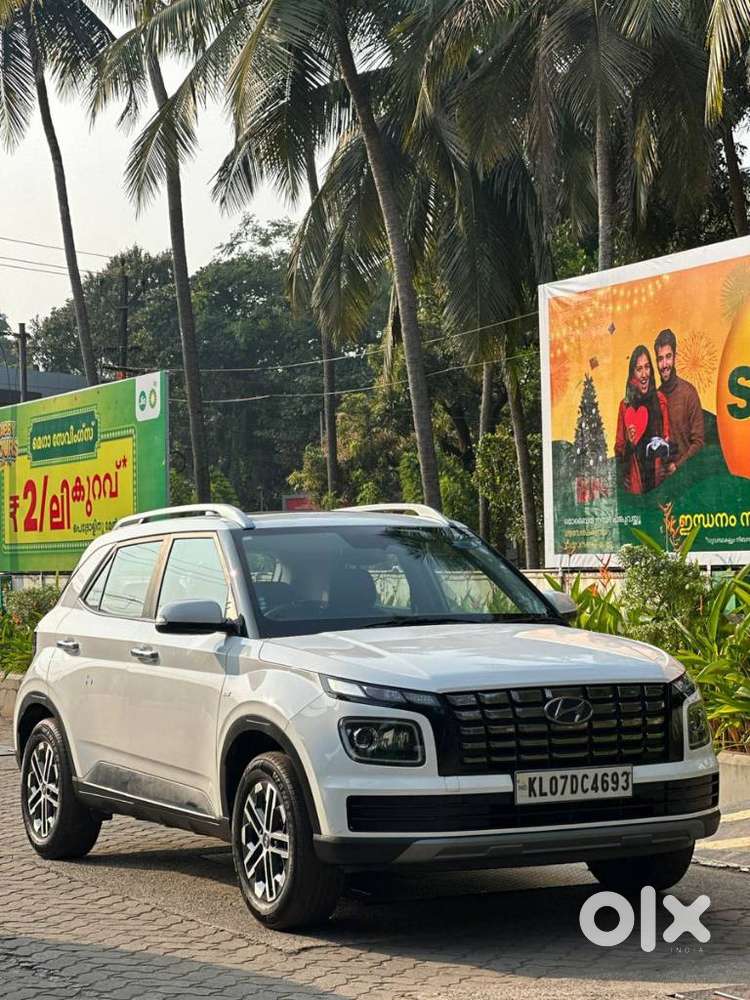 Hyundai Venue 1.0 Sx (o) Turbo Dct, 2023, Petrol