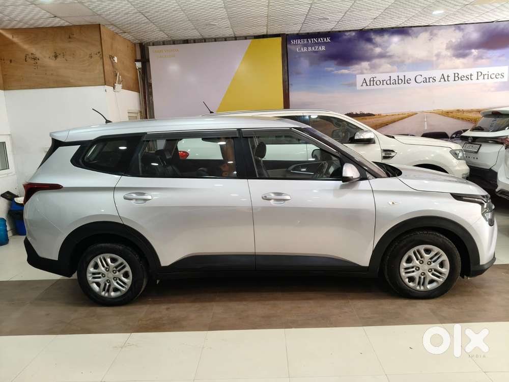 Kia Carens G 1.5 6mt Premium (o) 7-seater, 2023, Petrol