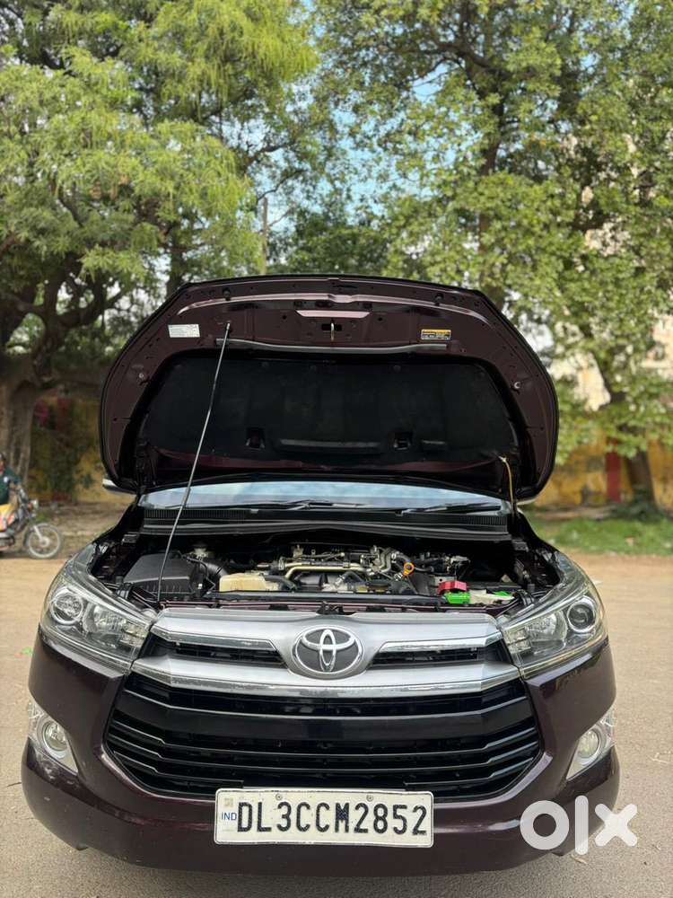 Toyota Innova Crysta 2.4 V, 2017