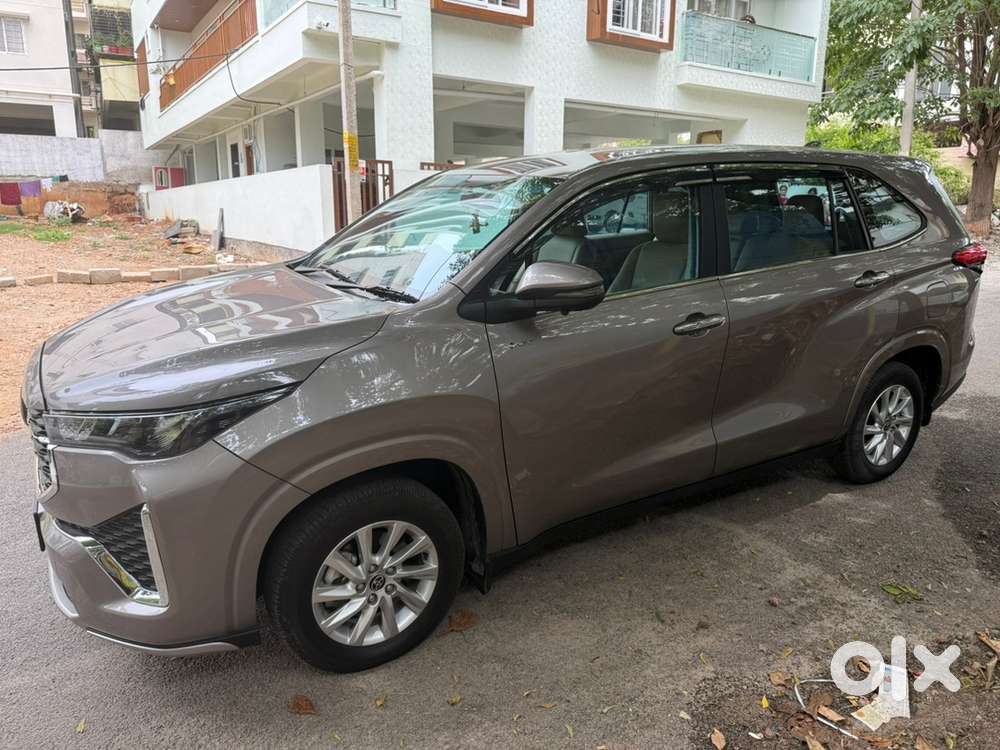 Toyota Innova Hycross 2024 Km Driven