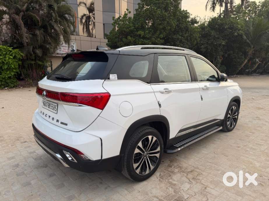 Mg Hector Plus Sharp Pro 1.5 Turbo Petrol Cvt 7 Str, 2023, Petrol