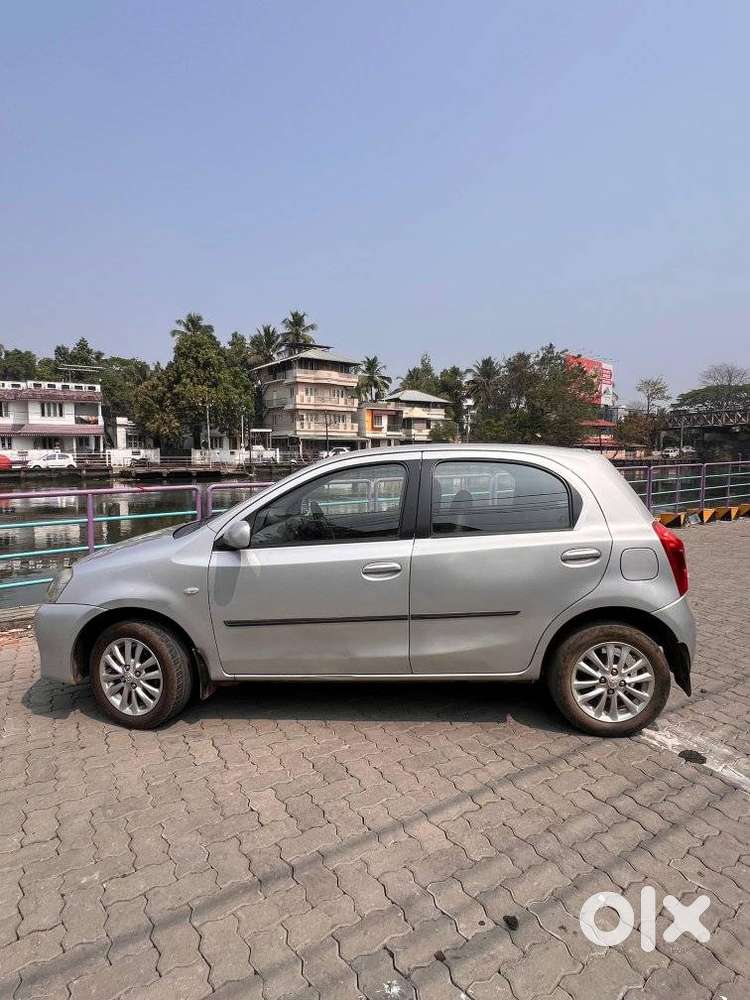 Toyota Etios Liva, 2011, Petrol