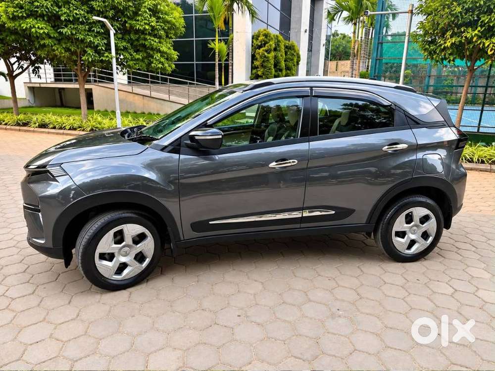 Tata Nexon Pure (s) 1.2 Petrol 6amt, 2024, Petrol