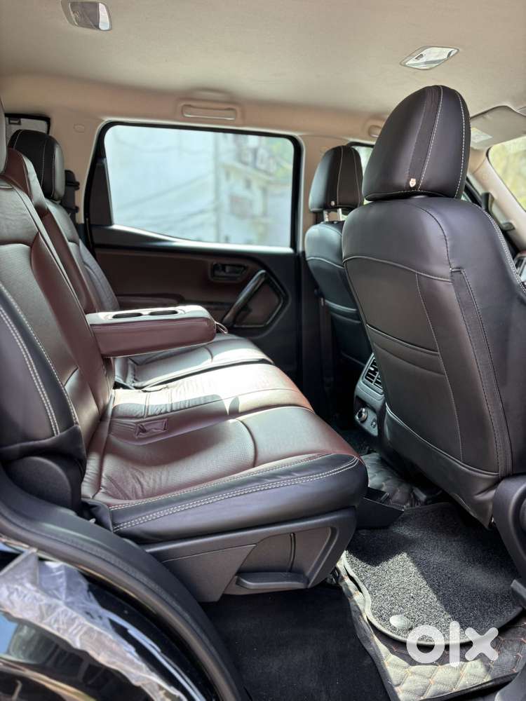 Mahindra Scorpio N Z4 Petrol Mt 7 Str, 2025, Petrol