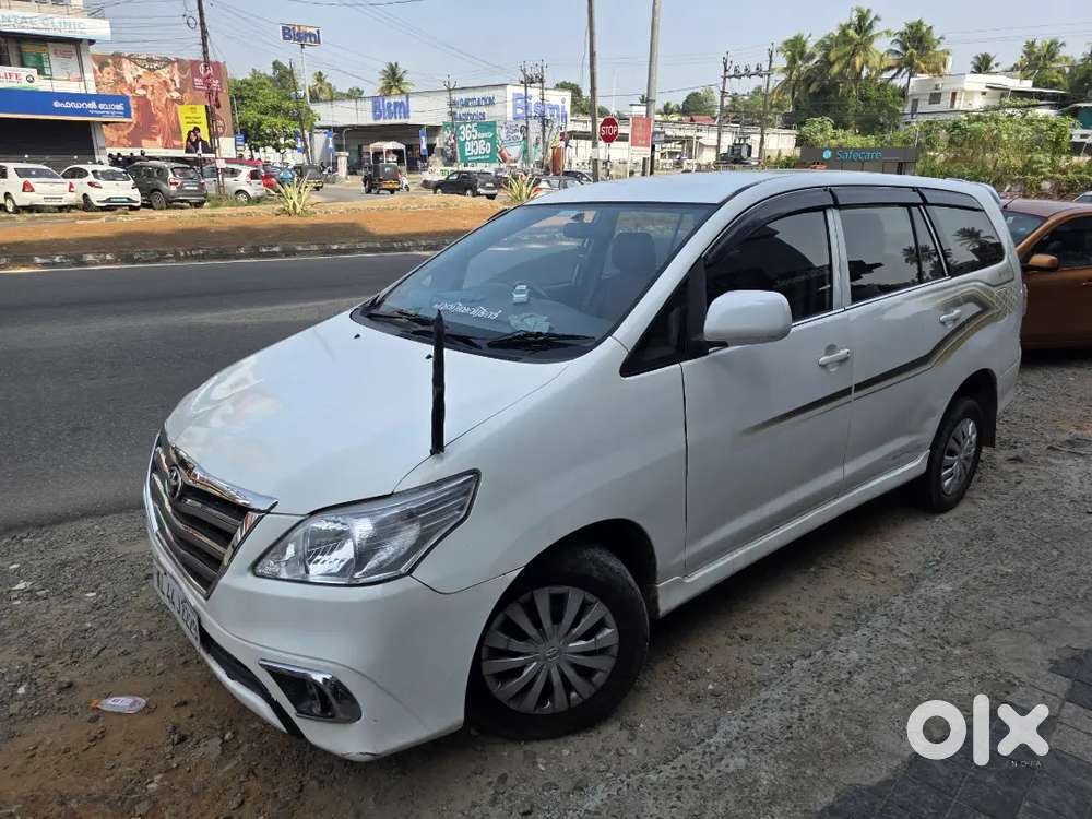 Toyota Innova 2010 Model New Test New Insurance New Battery