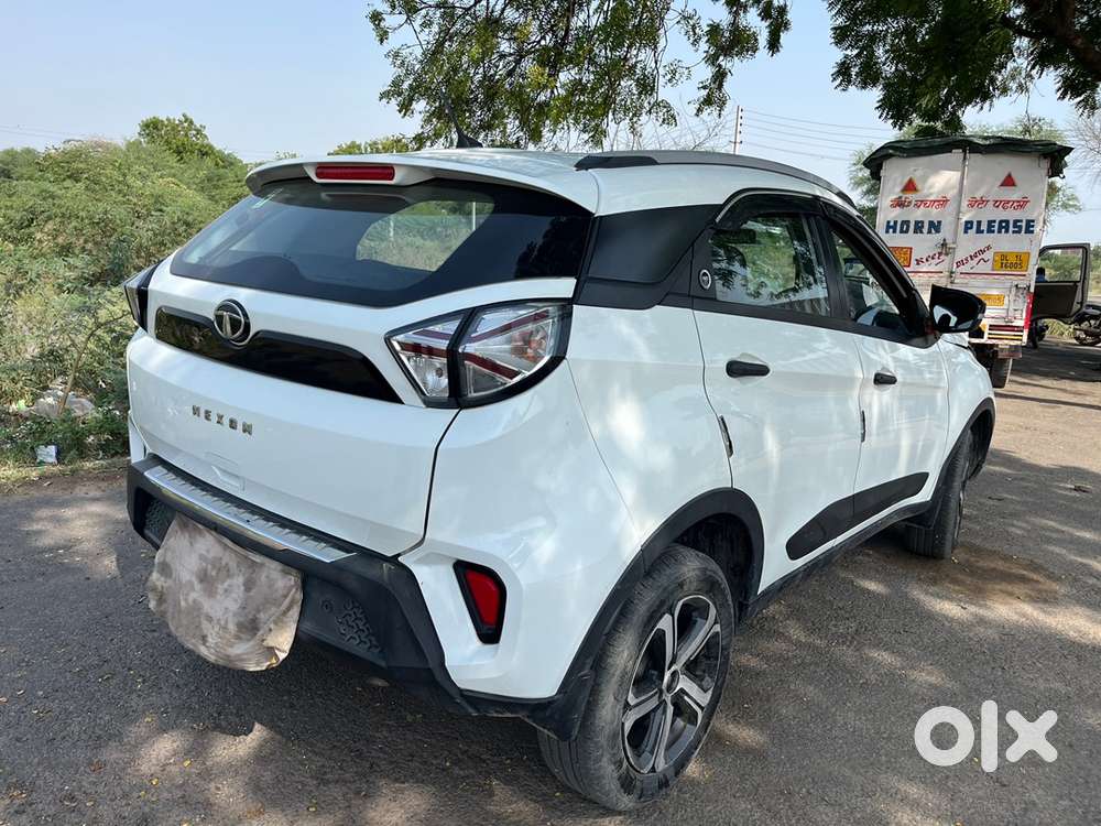 Tata Nexon Xm 10/2023 With Agency Alloy