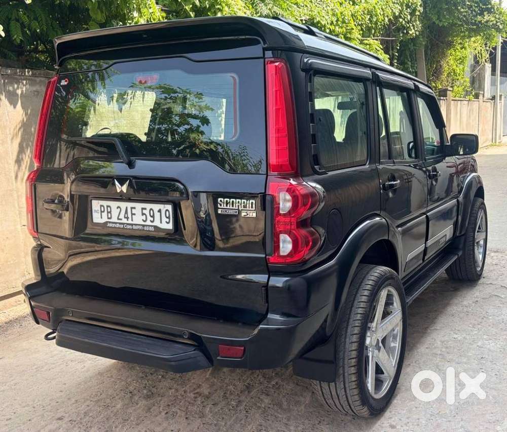 Mahindra Scorpio Classic, 2026, Diesel