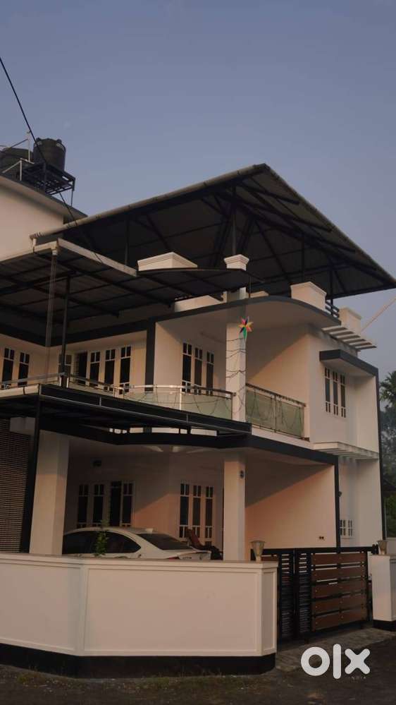 4BHK+ in Kakkanad