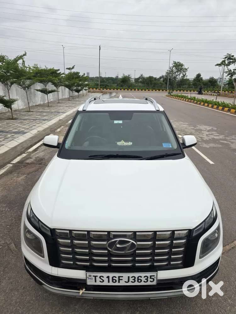 Hyundai Venue 1.0 Sx (o) Turbo Dct, 2023, Petrol