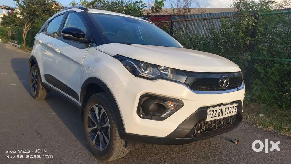Tata Nexon Petrol Manual Sunroof 2022