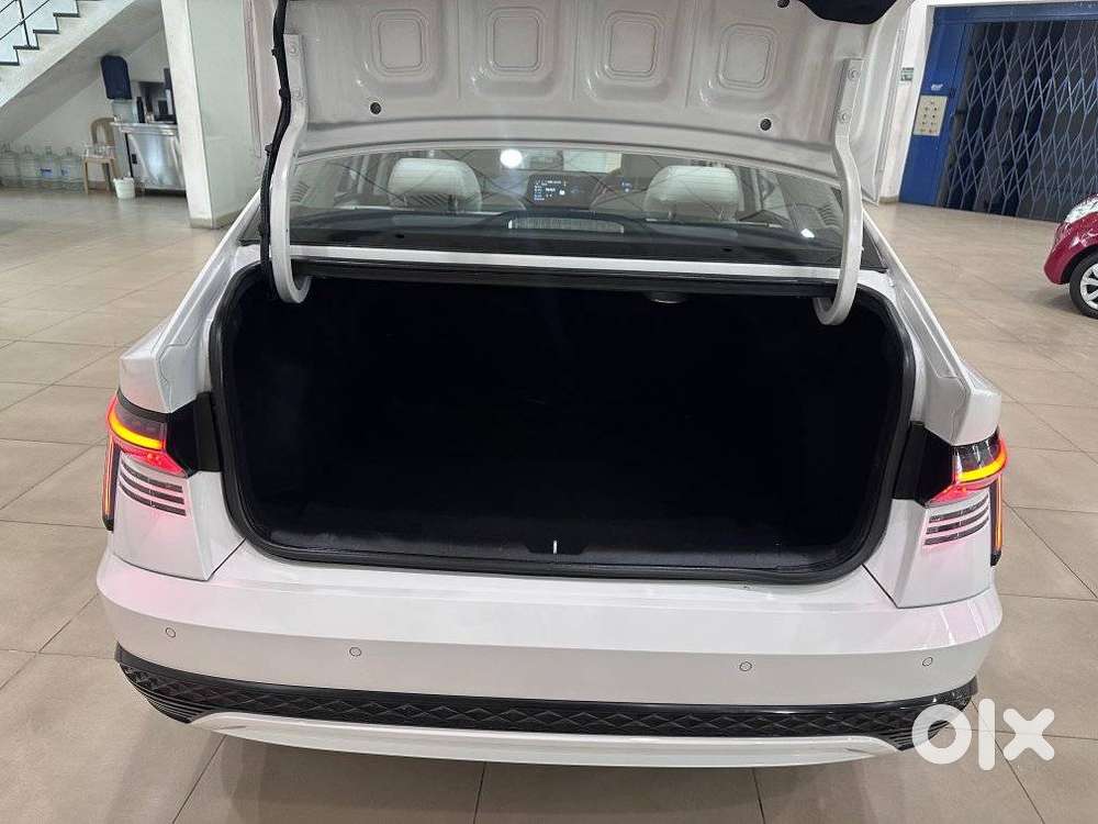 Hyundai Verna 1.5 Sx (o) Ivt, 2023, Petrol
