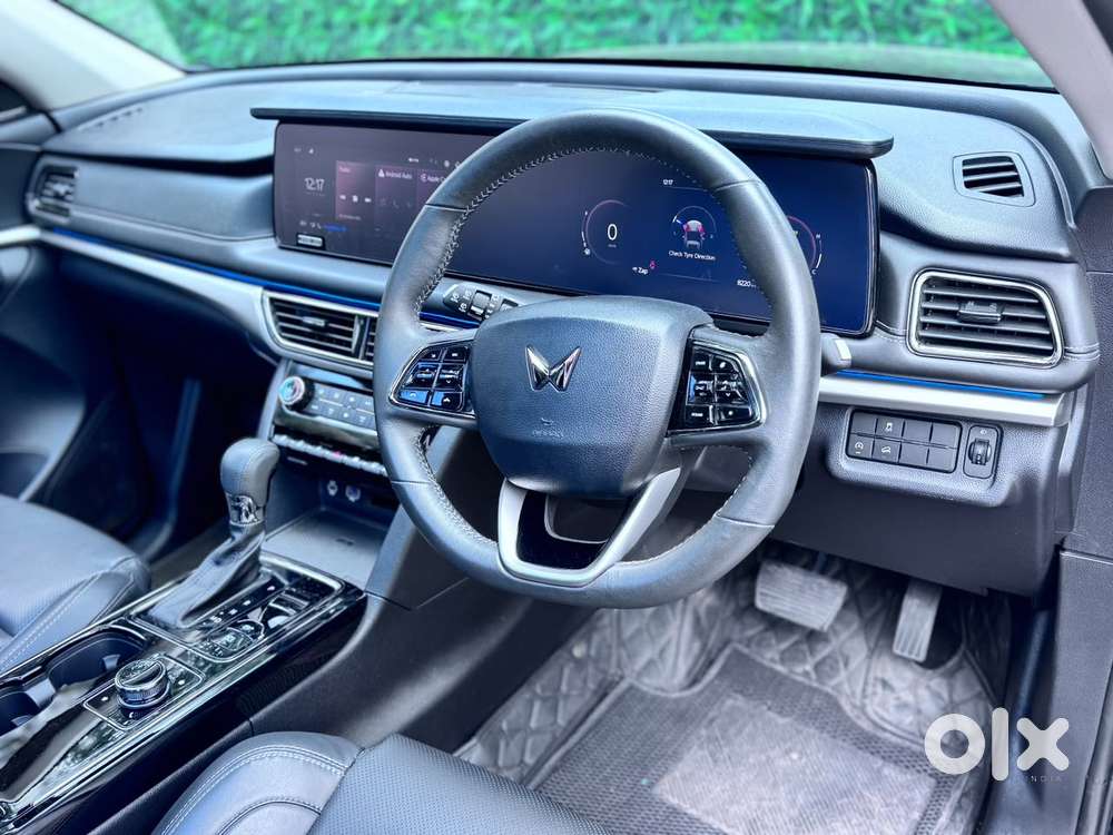 Mahindra Xuv700 2.2 Ax 7 Diesel At Str Awd, 2026, Diesel