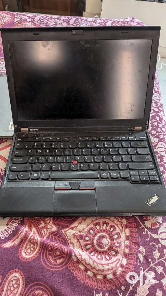 2 Lenovo and 1 HP old laptop