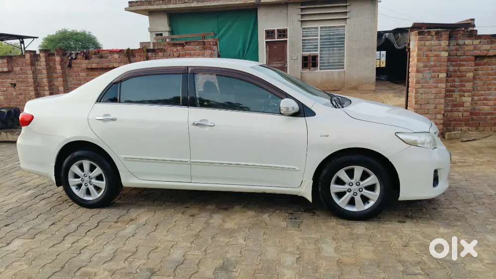 Toyota Corolla Altis 2011