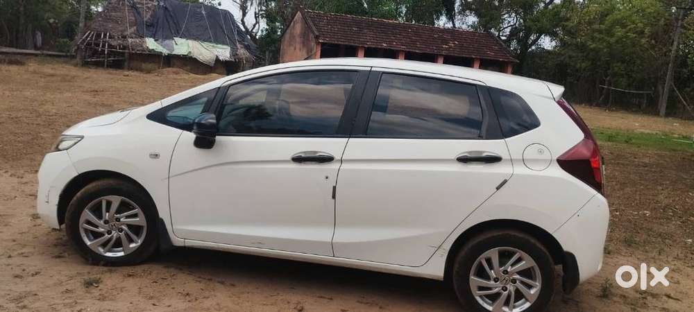 Honda Jazz1.2 Smt White 2016 Model