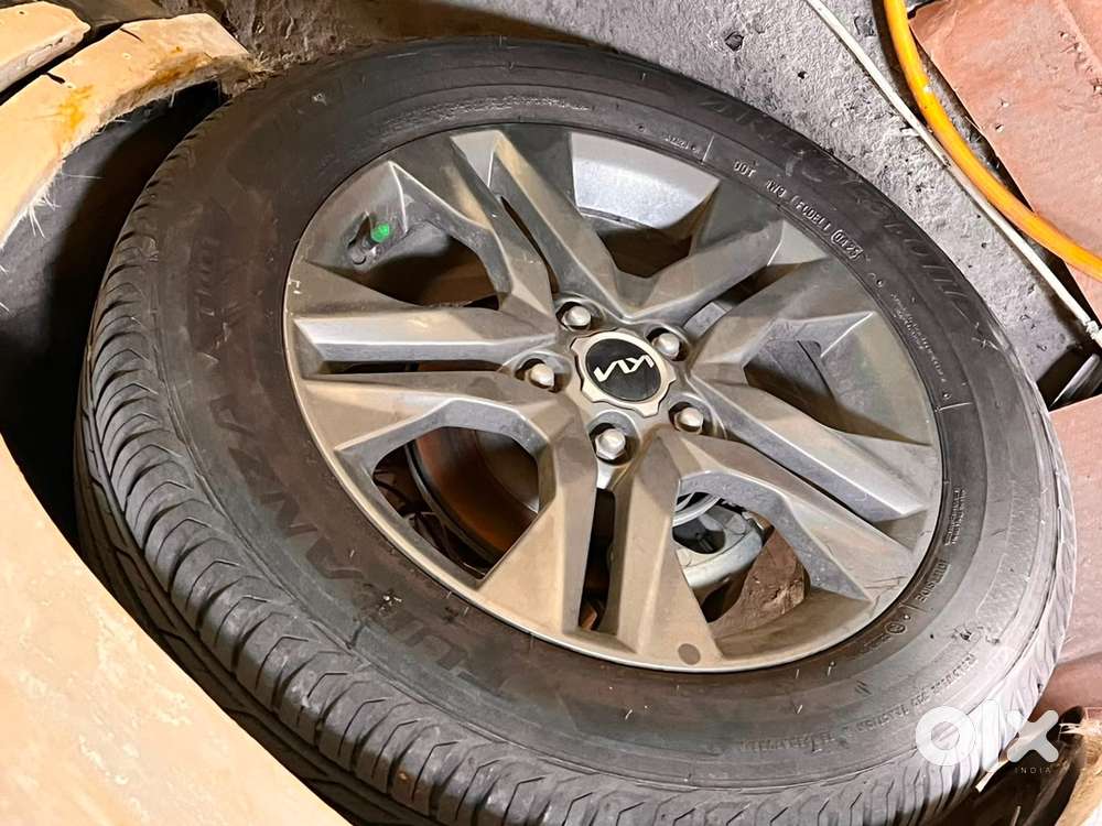 Kia Seltos 2022 Alloys And Tyre