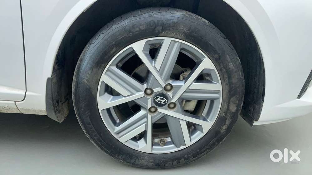 Hyundai Verna 1.5 Sx (o) Vtvt Ivt, 2023, Petrol