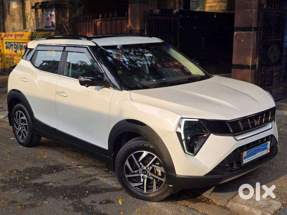 Mahindra Xuv 3xo Ax5 Pm Mt, 2025, Petrol