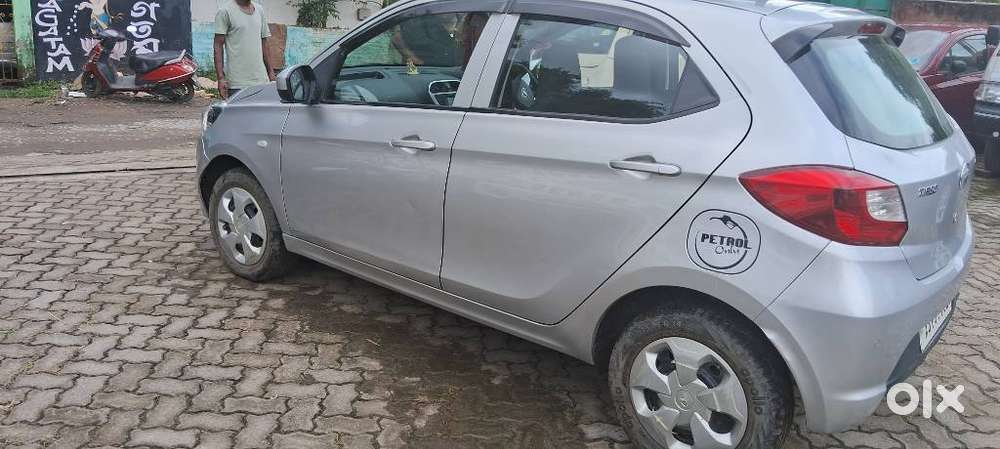 Tata Tiago 1.2 Revotron Xt (o), 2017, Petrol