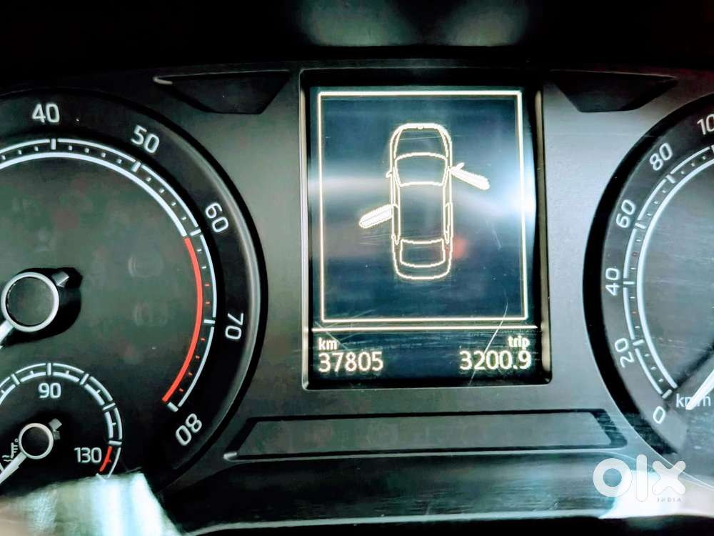 Skoda Slavia Ambition 1.5l Tsi Mt, 2023, Petrol